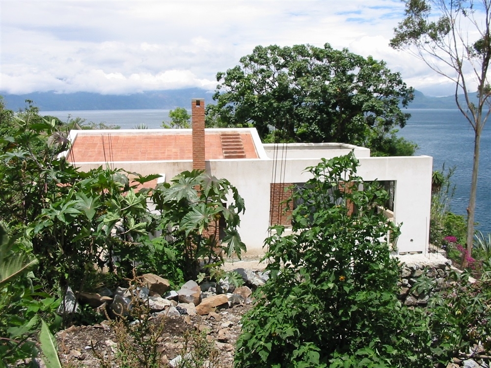 Vue sur les toits terrasse en terre cuite.
© Photo : P.-Y. Diascorn 