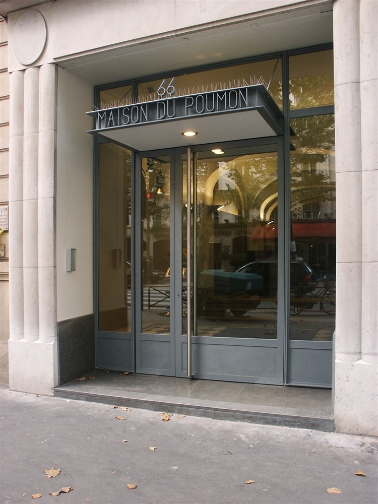 Auvent, porte d'entrée
