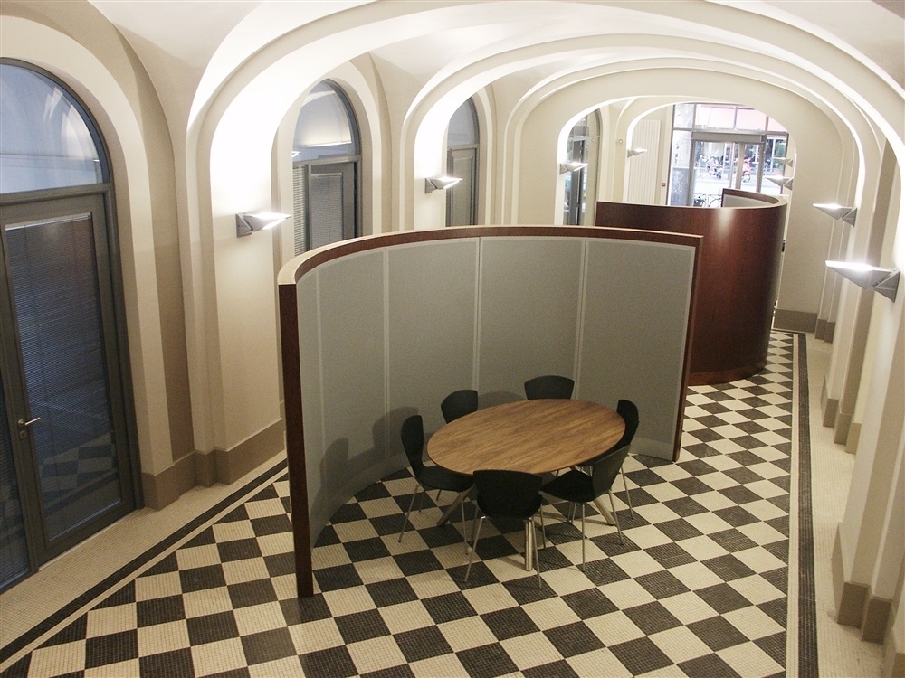 Galerie, espace rencontre informel
