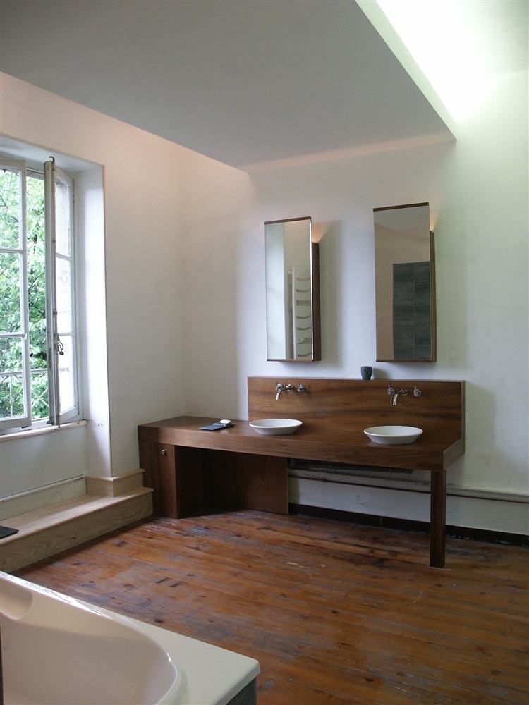 Meuble vasques en noyer de l'Ain
