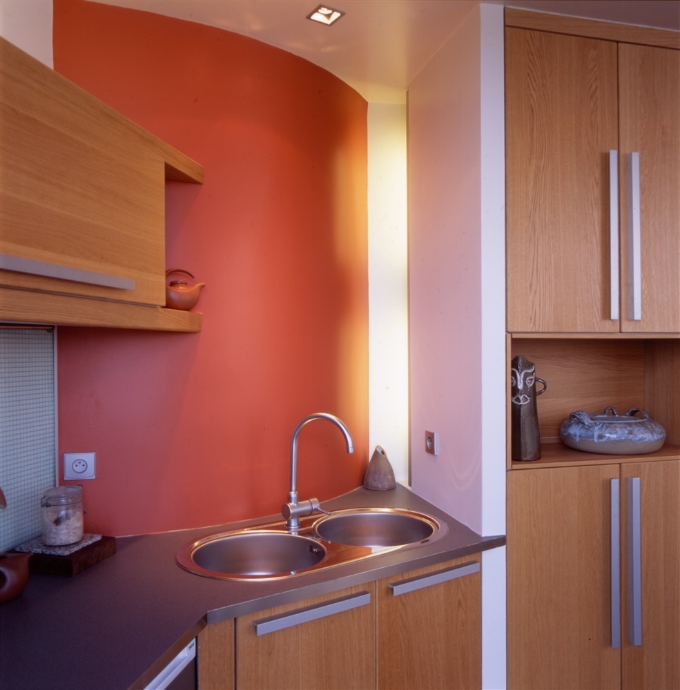 faille lumineuse vitrée entre cuisine et wc
© photo, Antonio Duarte 