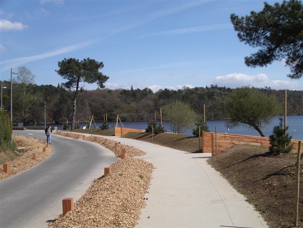 la promenade
© photo, L. Planchais 